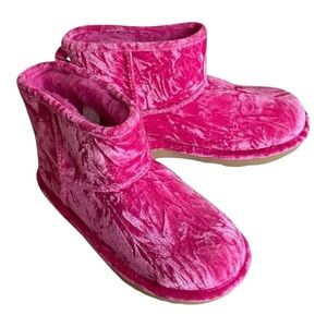 UGG Classic Mini II Velvet NWOB Raspberry Sorbet Size 6